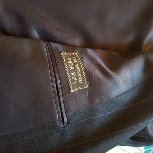 EUC Emernegildo Zegna Fine Worsted Super 100's Navy Pinstriped Suit Jacket - Picture 5 of 5